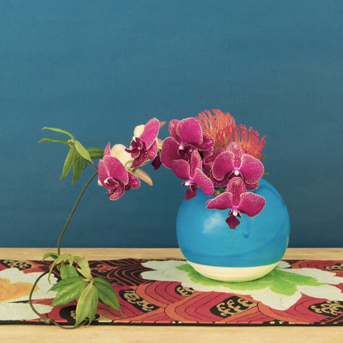 Blue Globe Flower Vase – Wooden Box Included | Made in Japan