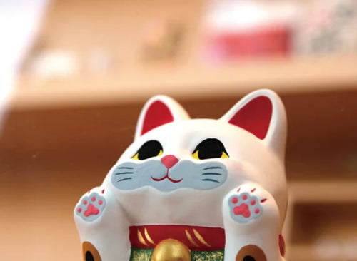 Glass Window Maneki-neko Ornament