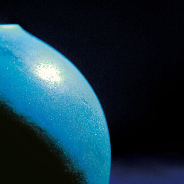 Blue Globe Flower Vase – Wooden Box Included | Made in Japan
