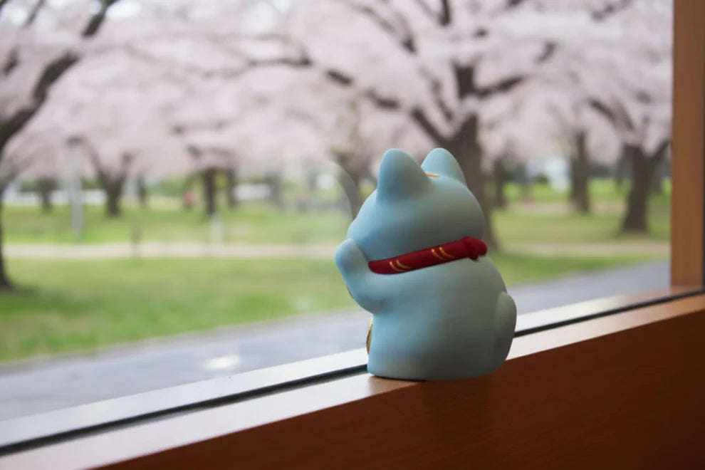 Glass Window Maneki-neko Ornament
